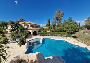 Cortijo Blanco Turre detached villa with two swimming pools, Turre
